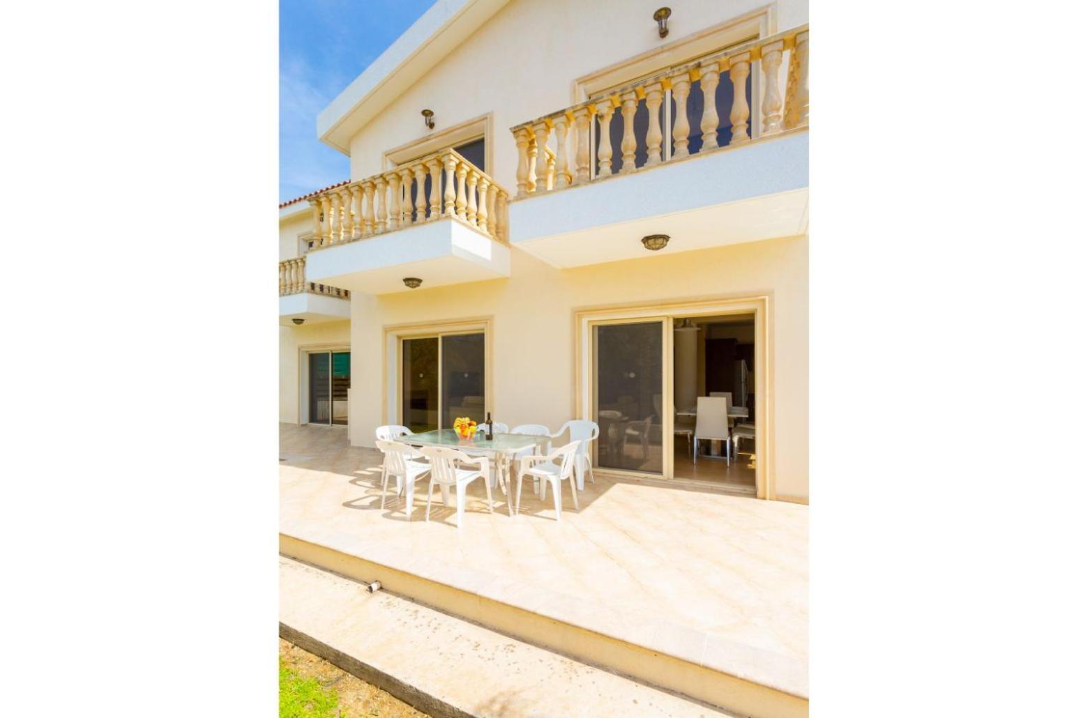 Villa Rose Paphos Bagian luar foto